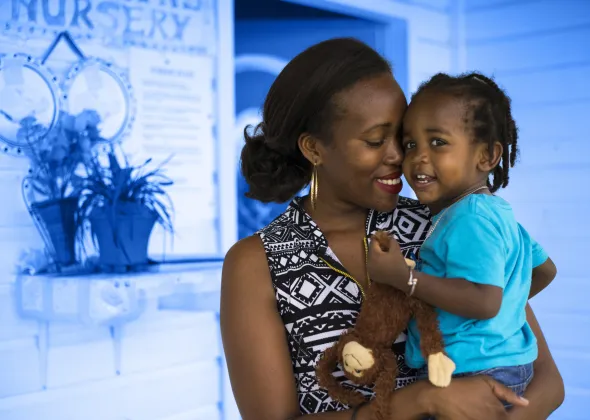 Les Grandes Etapes Du Developpement De Votre Bebe A 9 Mois Unicef Belgique