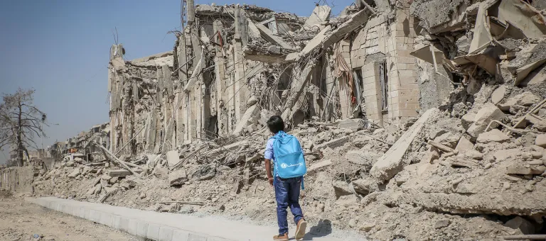 West Mosul-Irak- Ali gaat naar de door UNICEF gesteunde Ithar School
