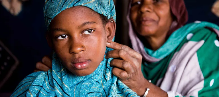 Meimouna, 12 jaar, in een vluchtelingenkamp in Mauritanië