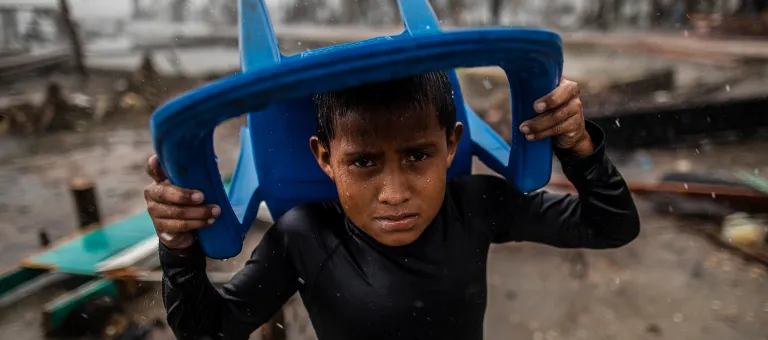 Enfant déplacé - changement climatique | ontheemding van de kinderen - Meteorologische rampen
